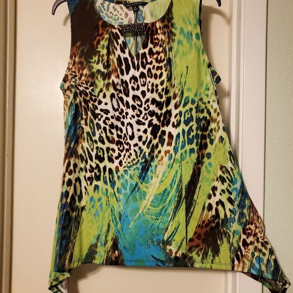 Beautiful Asymmetrical Blouse - Picture 1 of 6